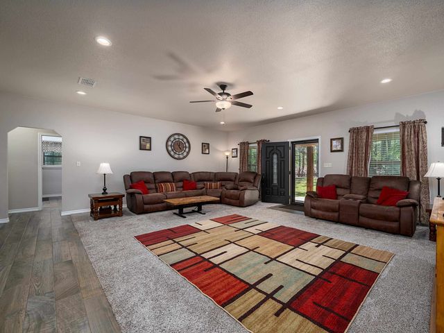 10517 CR 4101, Frankston, TX 75763