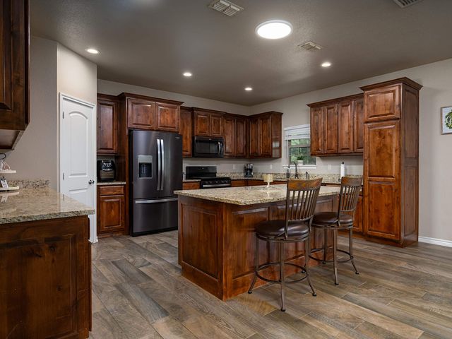 10517 CR 4101, Frankston, TX 75763