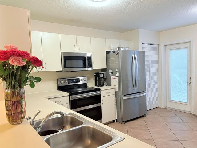 72 Fairway Lane, Royal Palm Beach, FL 33411