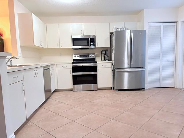 72 Fairway Lane, Royal Palm Beach, FL 33411