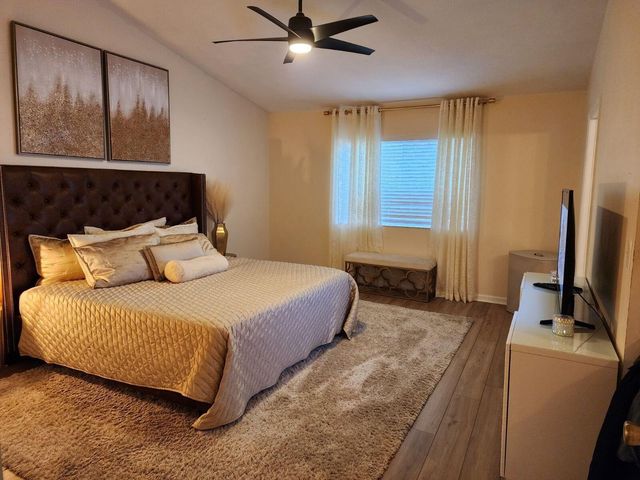 72 Fairway Lane, Royal Palm Beach, FL 33411