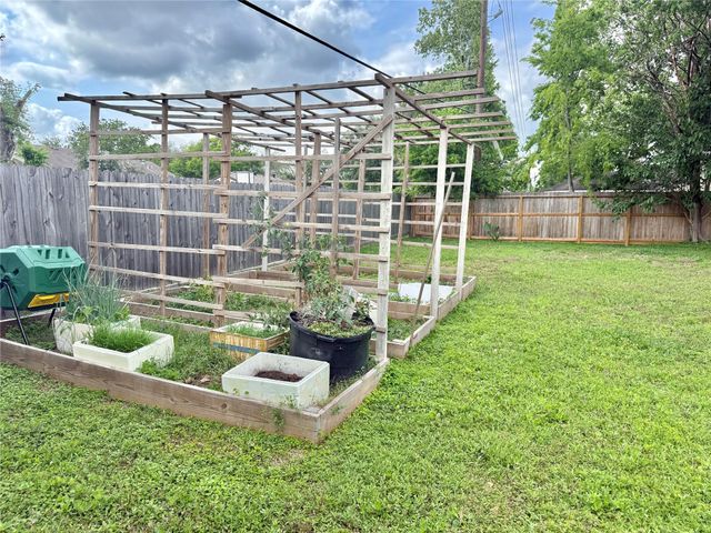 13318 Ascot Glen Lane, Houston, TX 77082