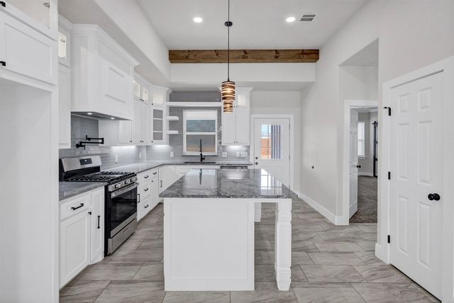 517 Highview Court, Godley, TX 76044