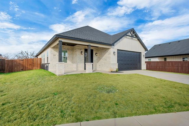 517 Highview Court, Godley, TX 76044