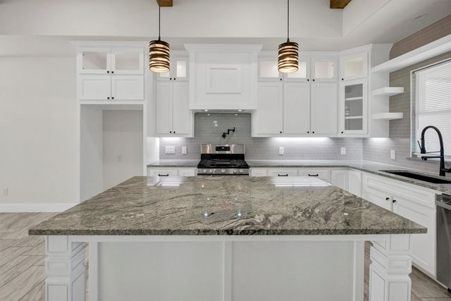 517 Highview Court, Godley, TX 76044