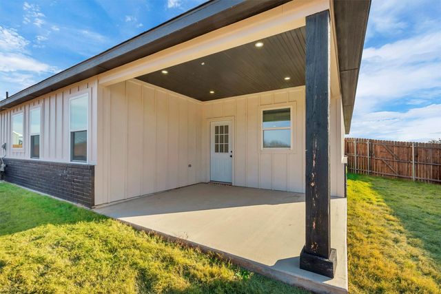 517 Highview Court, Godley, TX 76044