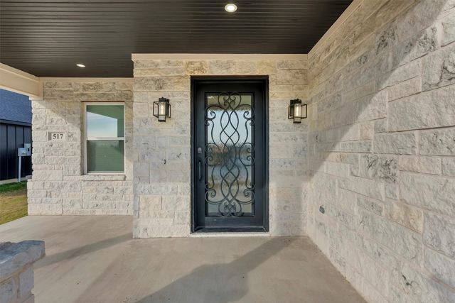 517 Highview Court, Godley, TX 76044