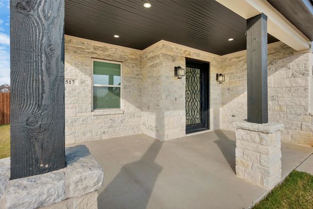 517 Highview Court, Godley, TX 76044