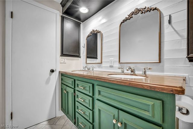 20417 Almar Drive, Shaker Heights, OH 44122