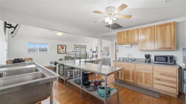 218 Little Ranch RD E, Red Rock, TX 78662