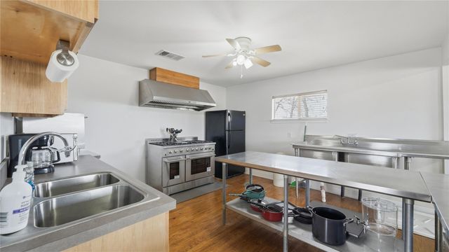 218 Little Ranch RD E, Red Rock, TX 78662