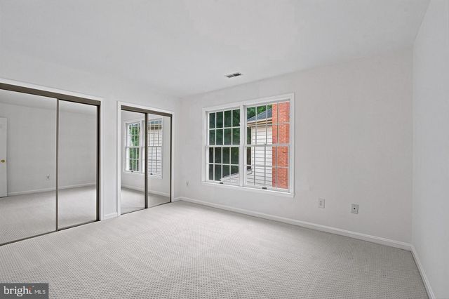 3009 WINDY KNOLL CT, Rockville, MD 20850