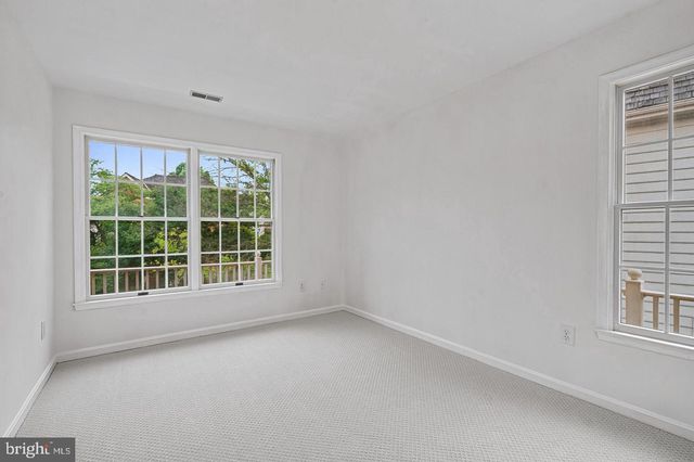 3009 WINDY KNOLL CT, Rockville, MD 20850