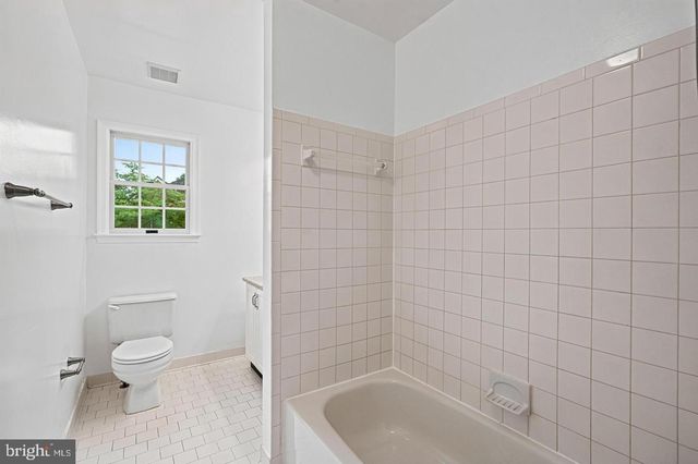 3009 WINDY KNOLL CT, Rockville, MD 20850