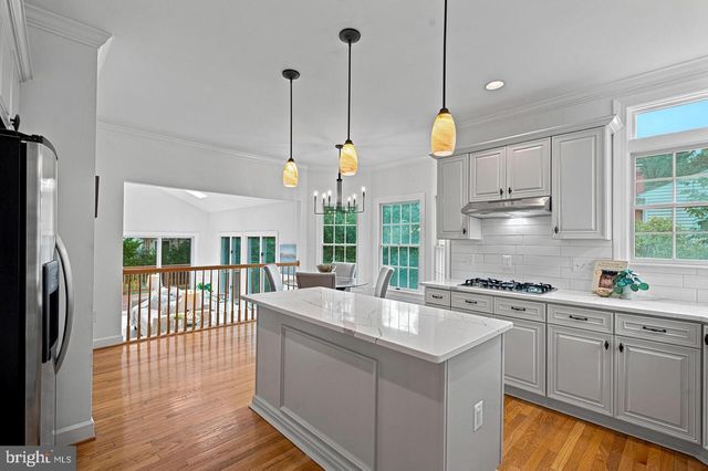 3009 WINDY KNOLL CT, Rockville, MD 20850