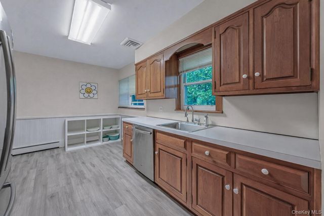 25 Lawrence Street, New Hyde Park, NY 11040