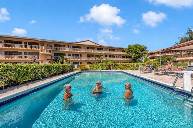 5300 Washington Street H137, Hollywood, FL 33021