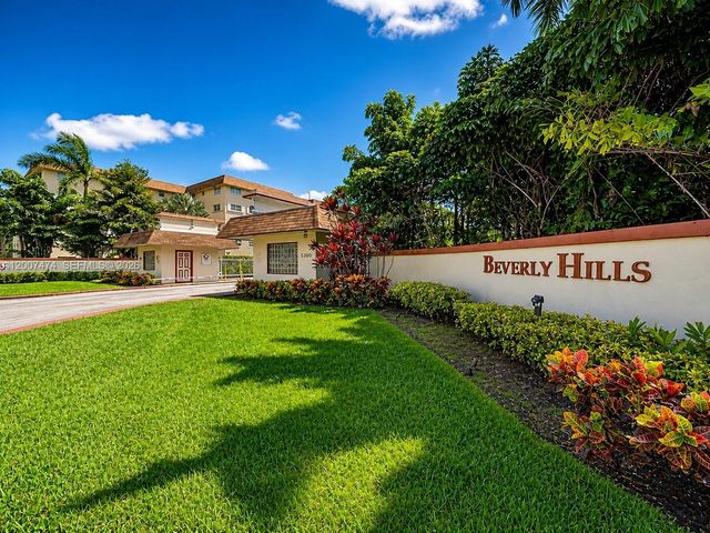 5300 Washington Street H137, Hollywood, FL 33021