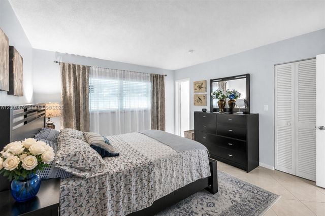 5300 Washington Street H137, Hollywood, FL 33021