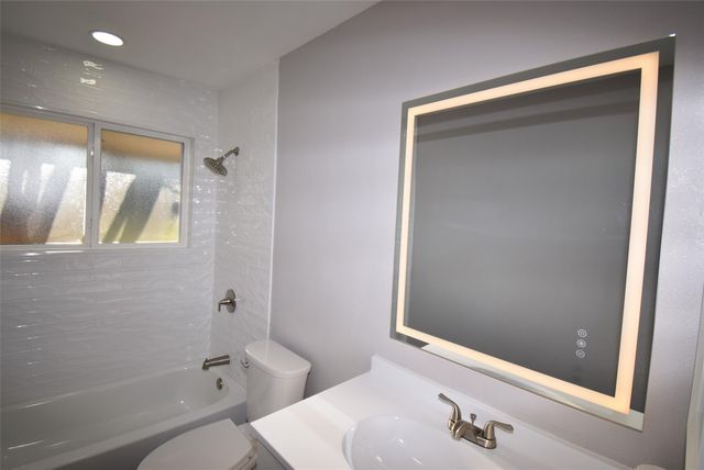 16587 El Camino Real, Houston, TX 77062