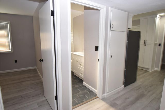 16587 El Camino Real, Houston, TX 77062