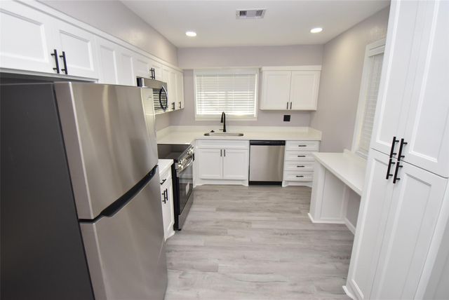 16587 El Camino Real, Houston, TX 77062