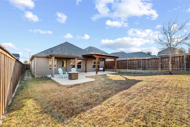 10424 Colina Drive, Fort Worth, TX 76126