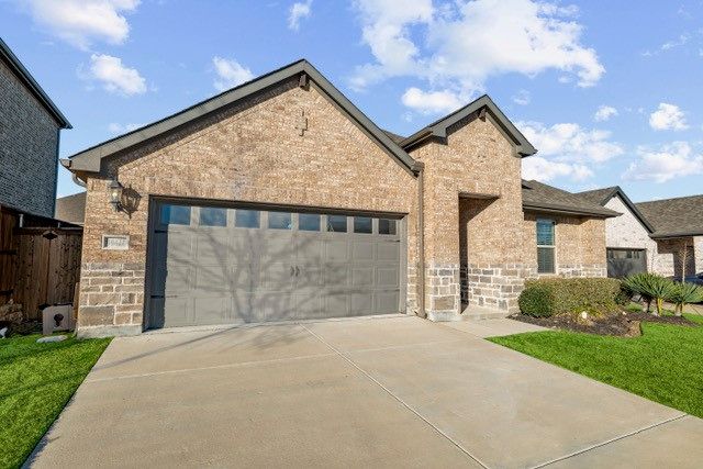 10424 Colina Drive, Fort Worth, TX 76126