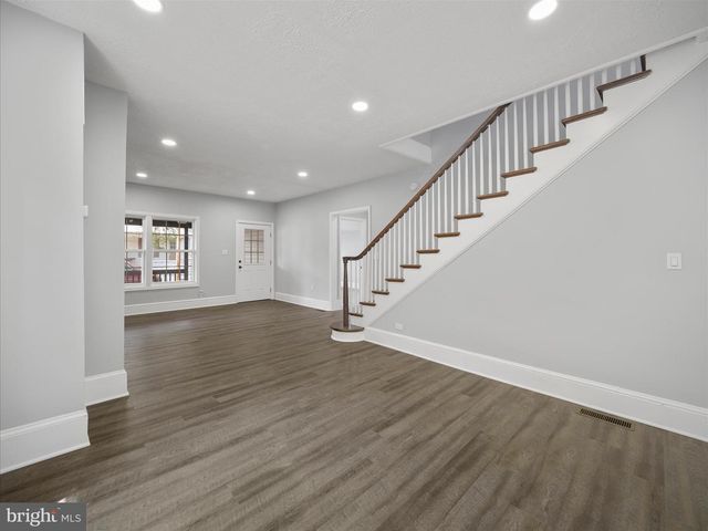 120 E SOUTH ST, Martinsburg, WV 25401