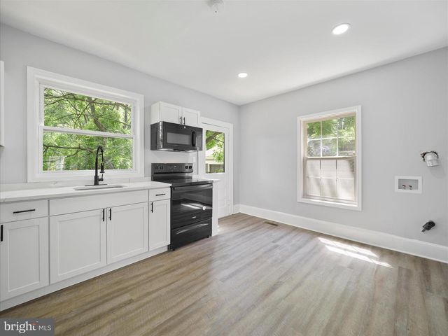 120 E SOUTH ST, Martinsburg, WV 25401