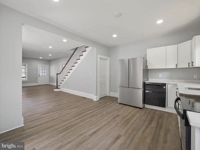 120 E SOUTH ST, Martinsburg, WV 25401