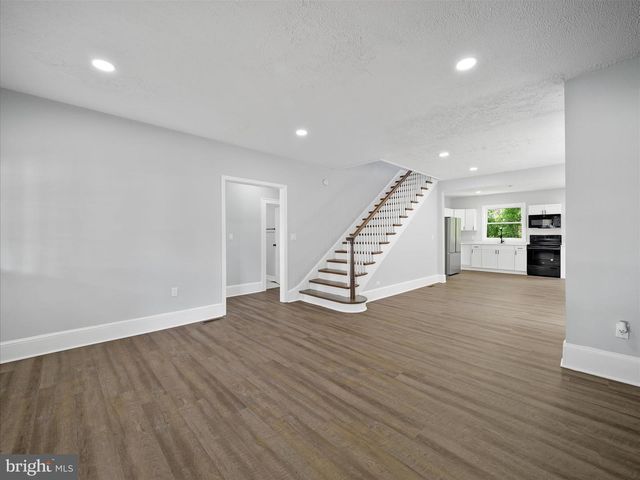 120 E SOUTH ST, Martinsburg, WV 25401