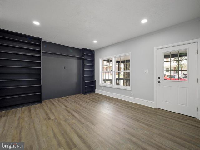 120 E SOUTH ST, Martinsburg, WV 25401