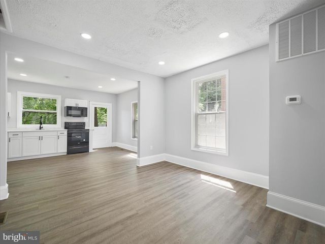 120 E SOUTH ST, Martinsburg, WV 25401
