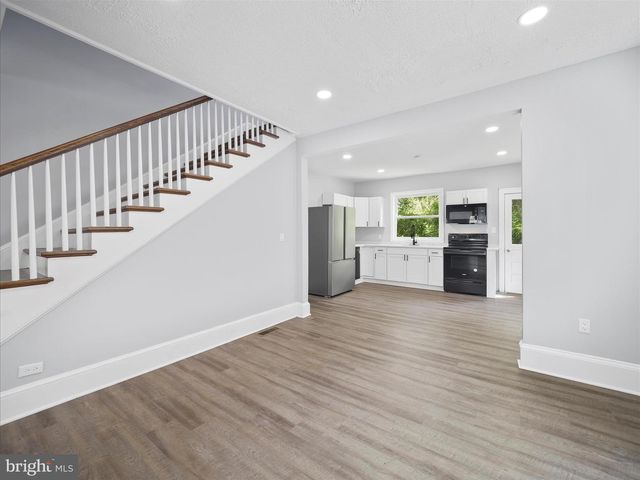 120 E SOUTH ST, Martinsburg, WV 25401