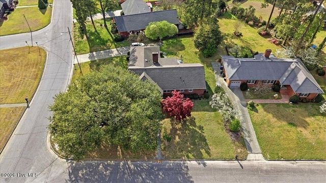 1600 Saint Andrews Place, Kinston, NC 28504