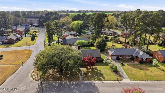 1600 Saint Andrews Place, Kinston, NC 28504