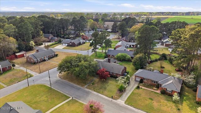 1600 Saint Andrews Place, Kinston, NC 28504