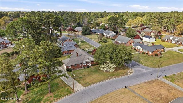 1600 Saint Andrews Place, Kinston, NC 28504