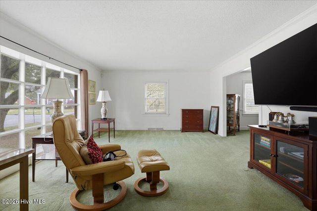 1600 Saint Andrews Place, Kinston, NC 28504