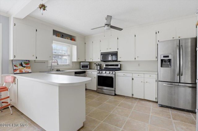 1600 Saint Andrews Place, Kinston, NC 28504