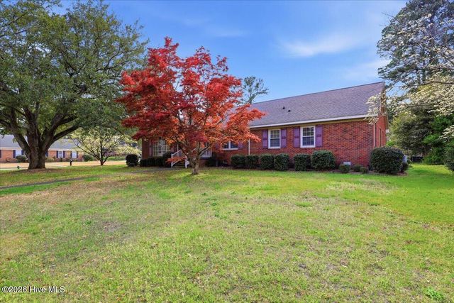 1600 Saint Andrews Place, Kinston, NC 28504