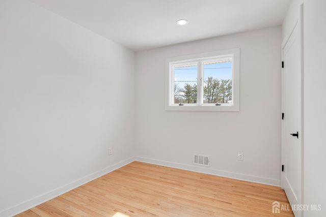 4 Seymour Terrace, Piscataway, NJ 08854