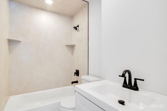 4 Seymour Terrace, Piscataway, NJ 08854