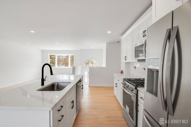 4 Seymour Terrace, Piscataway, NJ 08854