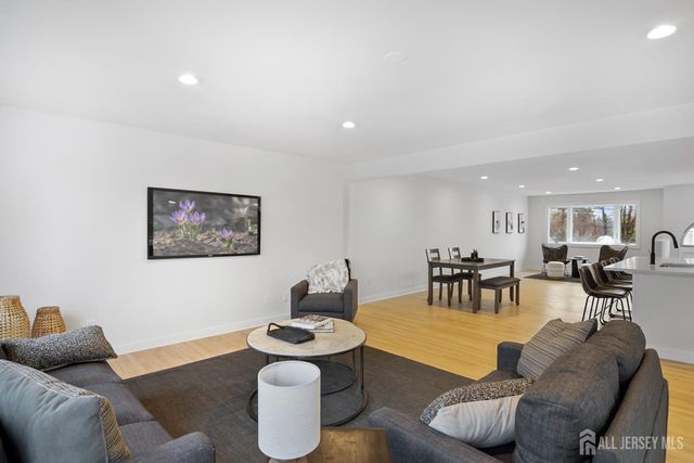 4 Seymour Terrace, Piscataway, NJ 08854