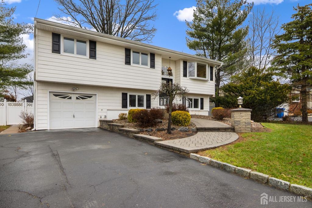 4 Seymour Terrace, Piscataway, NJ 08854