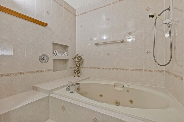 2087 DRUID ROAD E, Clearwater, FL 33764