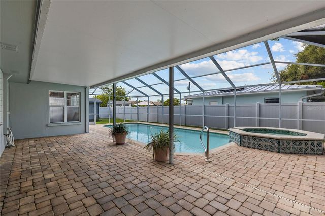 2087 DRUID ROAD E, Clearwater, FL 33764