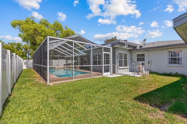 2087 DRUID ROAD E, Clearwater, FL 33764
